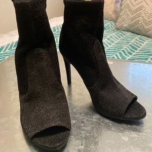 Guess black booties boots